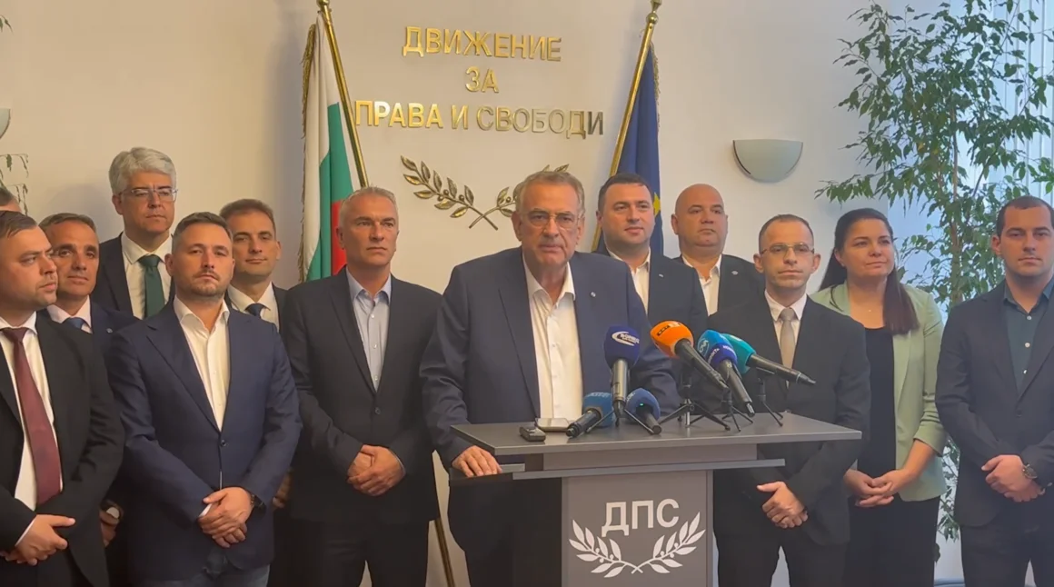 ДПС-Доган не обжалва отказа на съда да заличи Пеевски като съпредседател