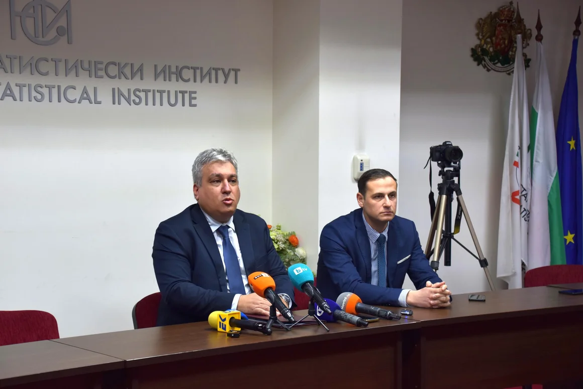 Атаката на "Възраждане" срещу еврозоната прерасна в заплахи срещу служители на НСИ