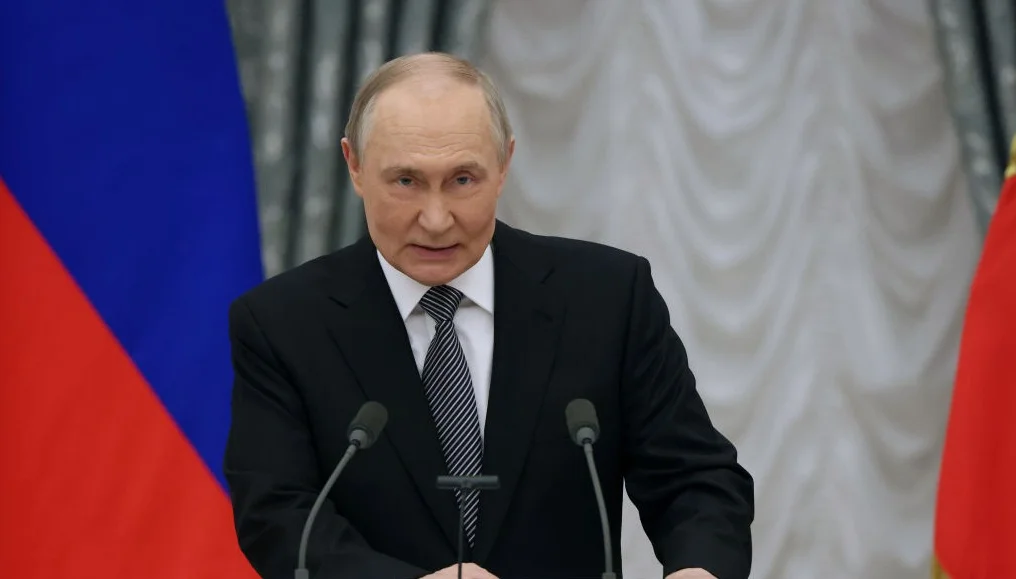 Путин нарече санкциите на САЩ „неприятелски акт“, но твърди, че те няма да засегнат руската икономика