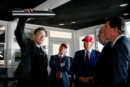 SpaceX на Илон Мъск  може да строи противоракетния щит на Тръмп