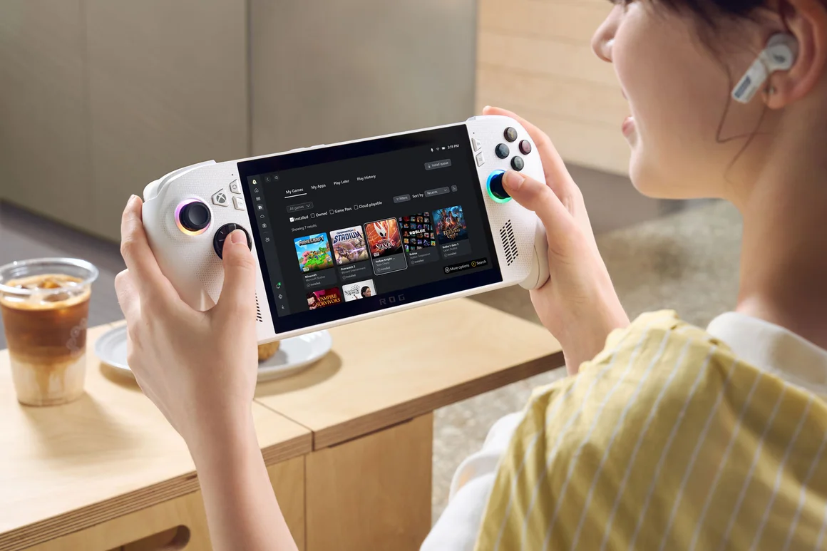 Microsoft пуска нов конкурент в гейминга - първия си портативен Xbox