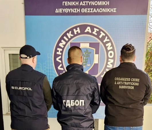 Гърция осъди 14 българи на средно по 140 г. затвор за трафик на мигранти