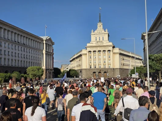 “Нямате белезници за всички” - още повече хора излязоха на второто протестно шествие
