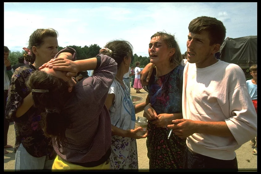 camp_women_srebrenica