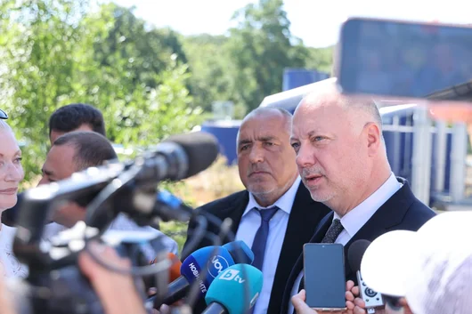 Нов опит за преговори между ГЕРБ, БСП и ИТН: започна заседанието на съвета за управление