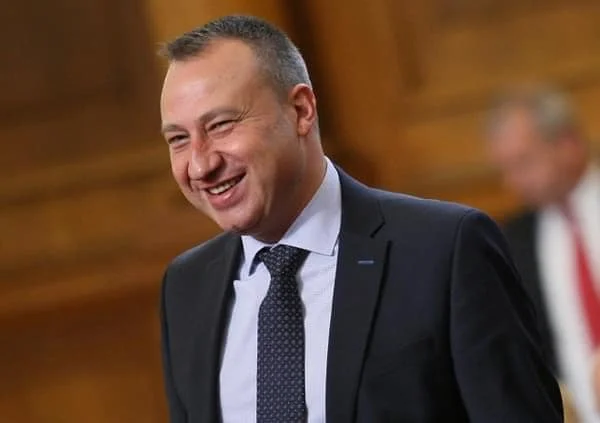 Местен лидер от ГЕРБ купува бензиностанциите на "Газпром" в България