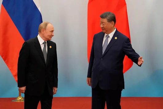Си Дзинпин и Путин затвърдиха „вечното си приятелство“ в Пекин