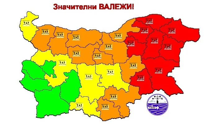 Червен код за опасни валежи е обявен в осем области в страната, очакват се нови наводнения