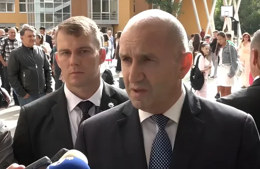 Радев поиска служебен автопарк за президентството, ако отнемат транспорта от НСО