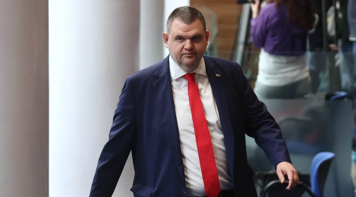 Пеевски е подал сигнал до прокуратурата срещу вътрешния министър Демерджиев