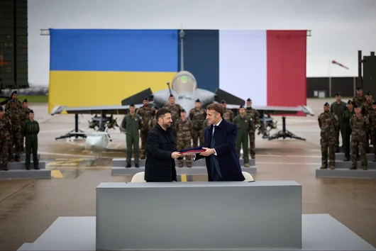 Украйна ще купи до 100 изтребителя Rafale от Франция