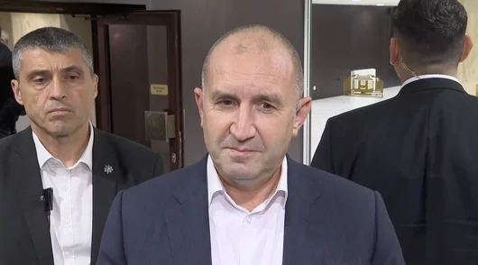 Радев: Тарторът на правителството тайно лети към Дубай с частен „Фалкон“ всяка седмица