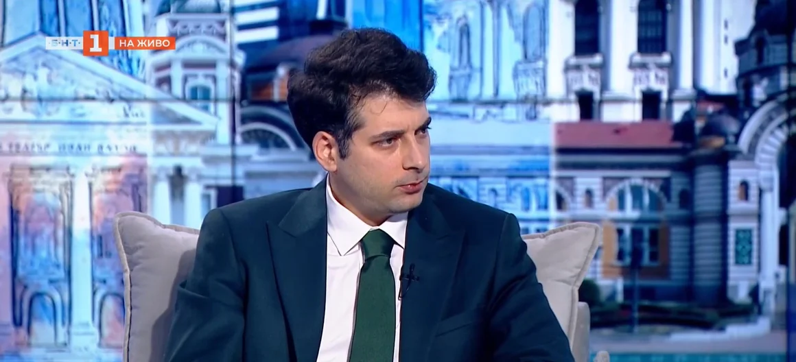 Атанас Пеканов не знаел дали президентът подготвя своя партия