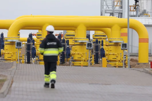 Европа "спира кранчето на руския газ" окончателно от есента на 2027 г.