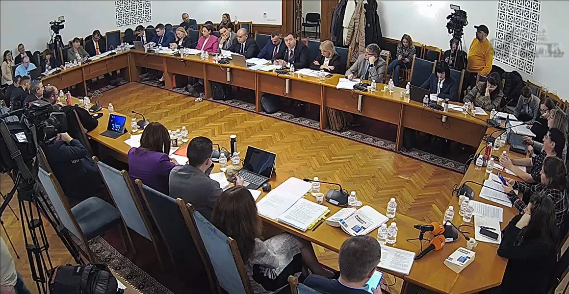 "Информационно обслужване" застава "на входа и на изхода" с промените в изборния кодекс