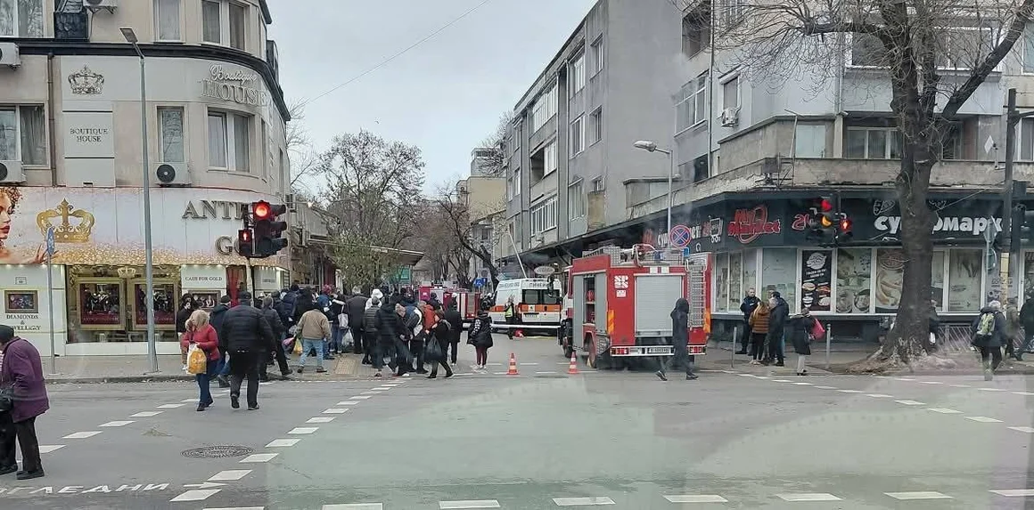 Две жени загинаха, след като бяха прегазени на тротоар във Варна 
