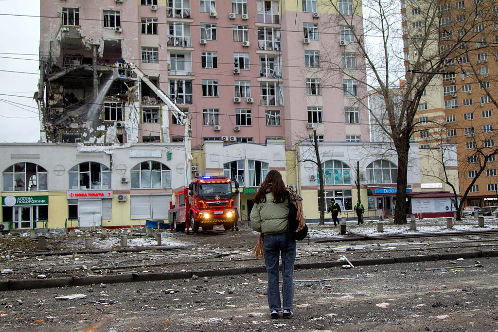 Русия нанесе масирани удари по Киев преди срещата между Зеленски и Тръмп