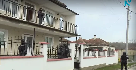 Трима души са задържани при акция срещу купуването на гласове в област Варна