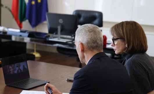 Христо Грозев ще помага на правителството преди вота с информация за „зловредни влияния“