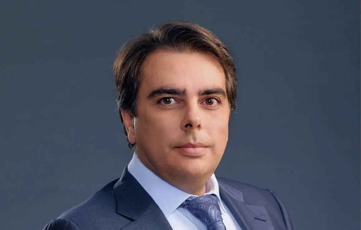 Асен Василев е готов да отстъпи място за Манол Пейков след драмата с преференциите