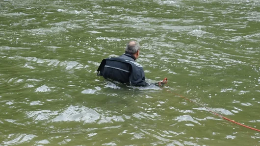 Водолази спасиха 17-годишно момче, влязло в придошла река край село Шемшево