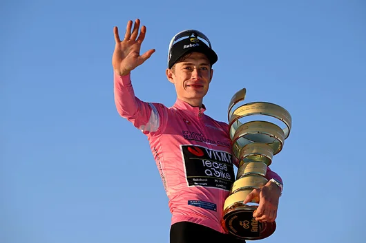 Йонас Вингегор спечели Giro d'Italia и влезе като император в Рим