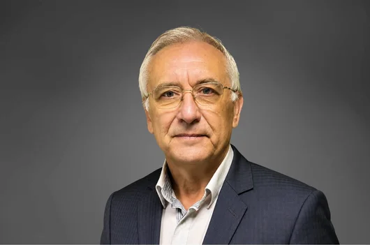 Не сме се "счупили", когато се затваряме в "пашкул". Трансформираме се в отговор на кризи