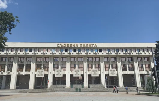 Съдебен заседател в Бургас е бил задържан за документни измами