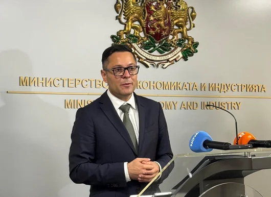 Александър Пулев спира всички плащания от фирмите на Министерството на икономиката