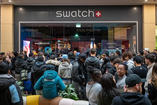 Джобният часовник на Audemars Piguet и Swatch предизвика грандиозни опашки 
