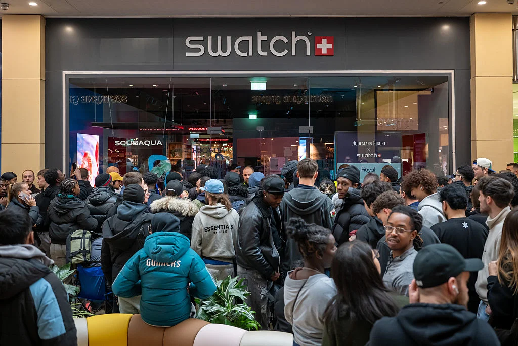 Джобният часовник на Audemars Piguet и Swatch предизвика грандиозни опашки 