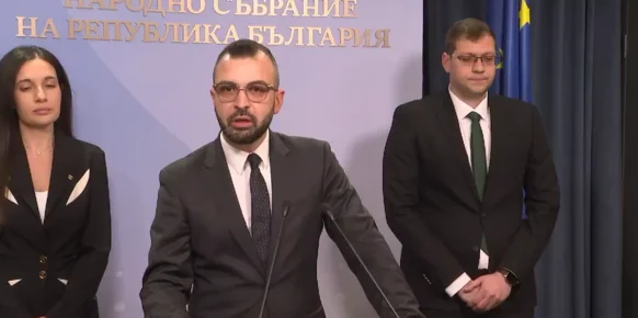 Дори със 131 гласа партията на Радев не иска силна опозиция