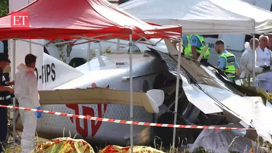 Пет медицински сестри загинаха в катастрофата със самолет за скокове с парашут във Франция (Обновена)