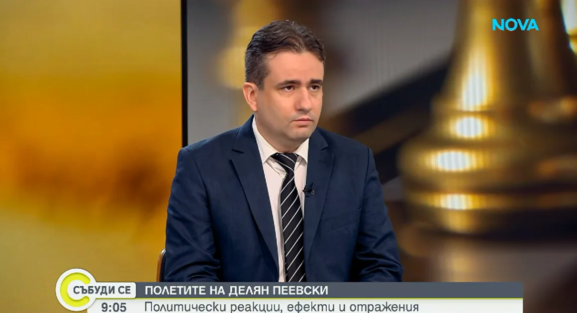 Божанов: Недекларирането на скъпи пътувания от Атанасова и Пеевски може да бъде оценено като "престъпление"
