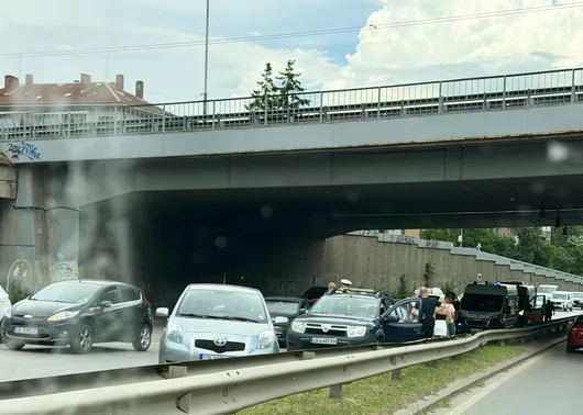 Верижна катастрофа затруднява движението до алея "Яворов" в София