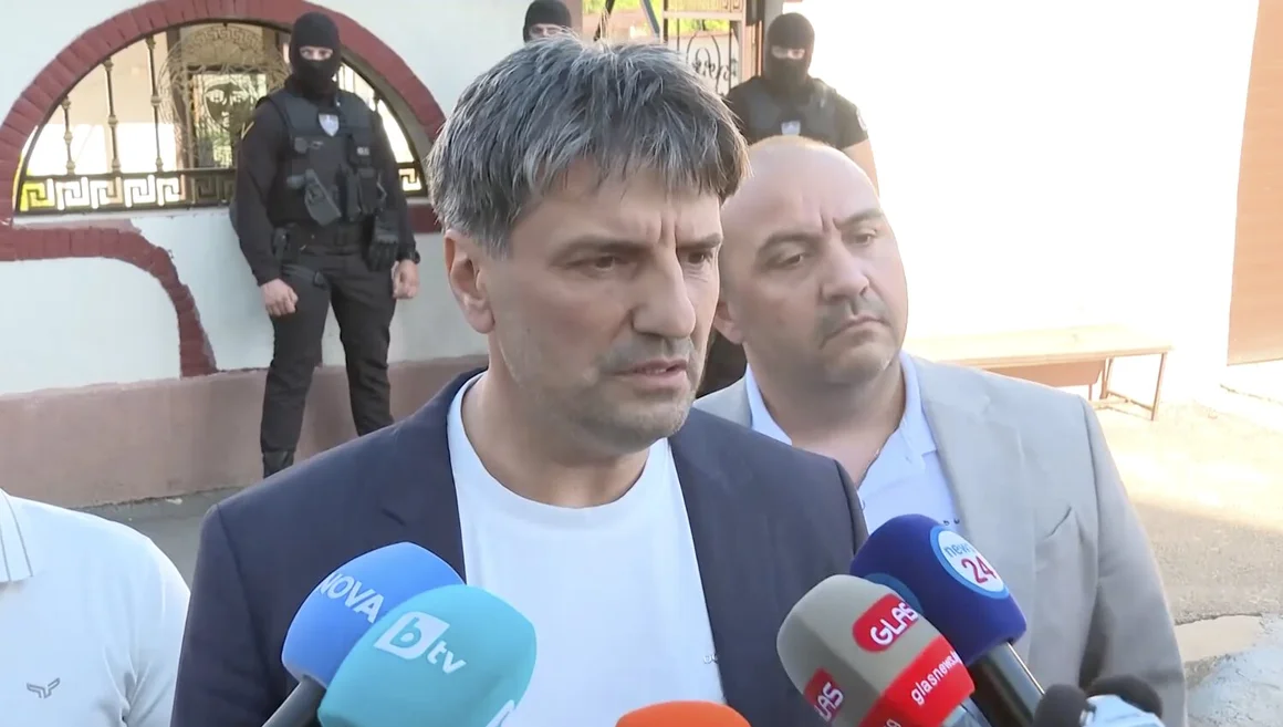 МВР за акцията в кв. „Ботунец“: Арестувани са 36 души от бандата на „Калашниците“
