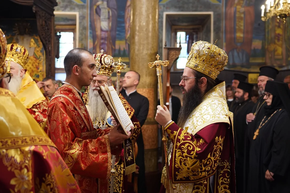 Сливенският митрополит защити украинските свещеници и бежанци 
