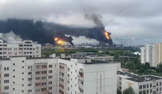 Украйна атакува с дронове Москва, гори петролна рафинерия