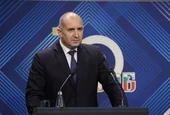 Радев забранява рекламата на хазарт и светлините на казината