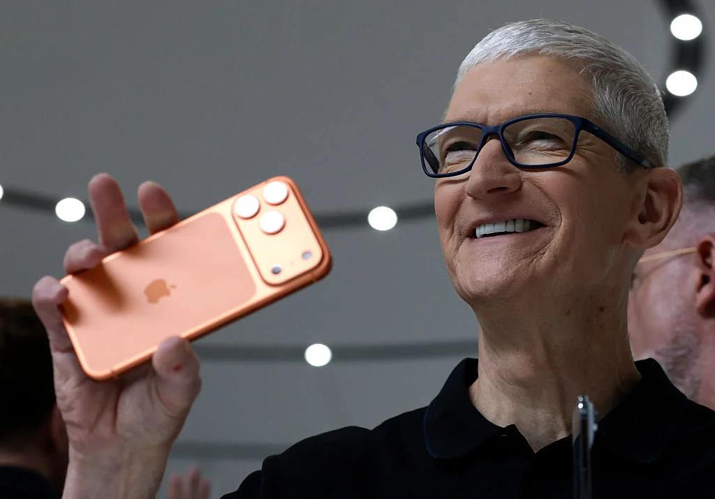 Apple вдига цените заради AI кризата с чиповете памет