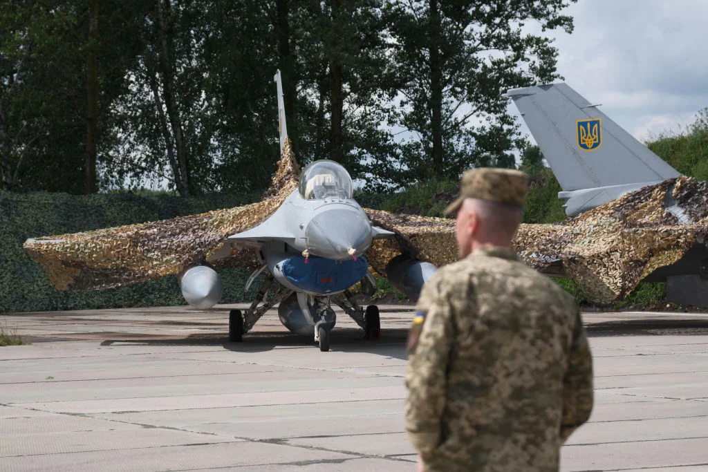 Украински F-16 отбеляза първа въздушна победа срещу руски изтребител
