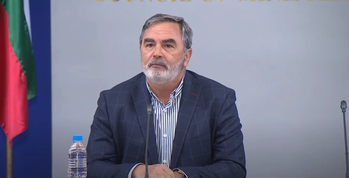Ангел Кунчев: Ако не прекършим Covid-кривата, новите мерки ще продължат по-дълго 