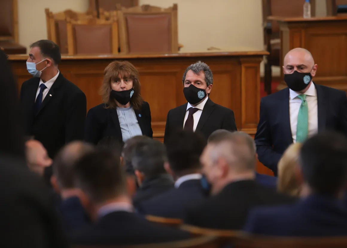 "Има такъв народ": Ако за всички останали това е политиката, нас не ни бройте