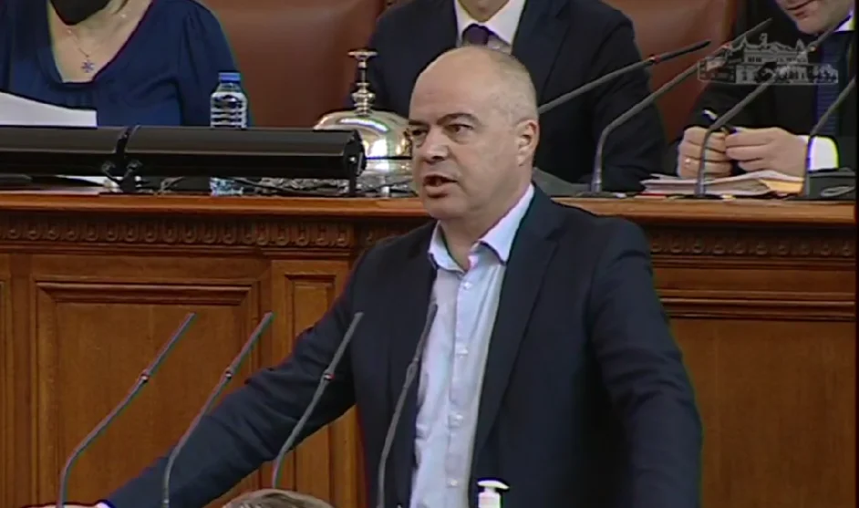 Скандал между БСП и ПП: Левицата обвини Александър Дунчев, че подкрепял ГЕРБ и "горската мафия"