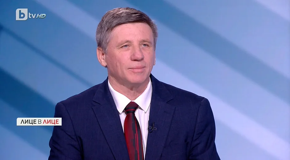 Психиатър "калибровал" депутатите от "Възраждане" на групова среща в търсене на "враг с партиен билет"