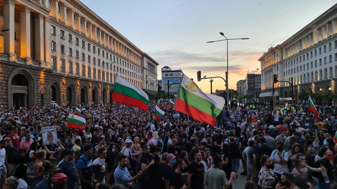 Пети ден протести: Организаторите призовават за национална стачка