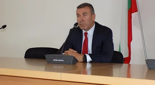 Мирослав Рашков говори за менискуса на заместника си и за фишовете си от КАТ вместо за Петрохан 