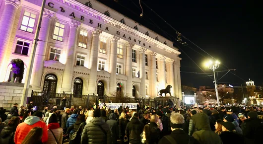 Масов протест поиска отстраняването на Борислав Сарафов