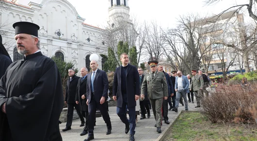 Кметът на Стара Загора остава в ГЕРБ, само празнувал с Радев
