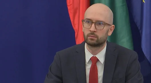 Заплатите на чиновниците ще бъдат индексирани с 5% и след края на март